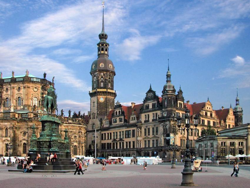 Schoenes Zimmer Naeher Bahnhof Neustadt Dresden Zentral Wlan Exterior photo